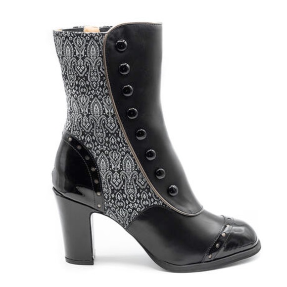 John Fluevog Shoes - NWT John Fluevog Denise Attic Brogue Ankle Boot size 10